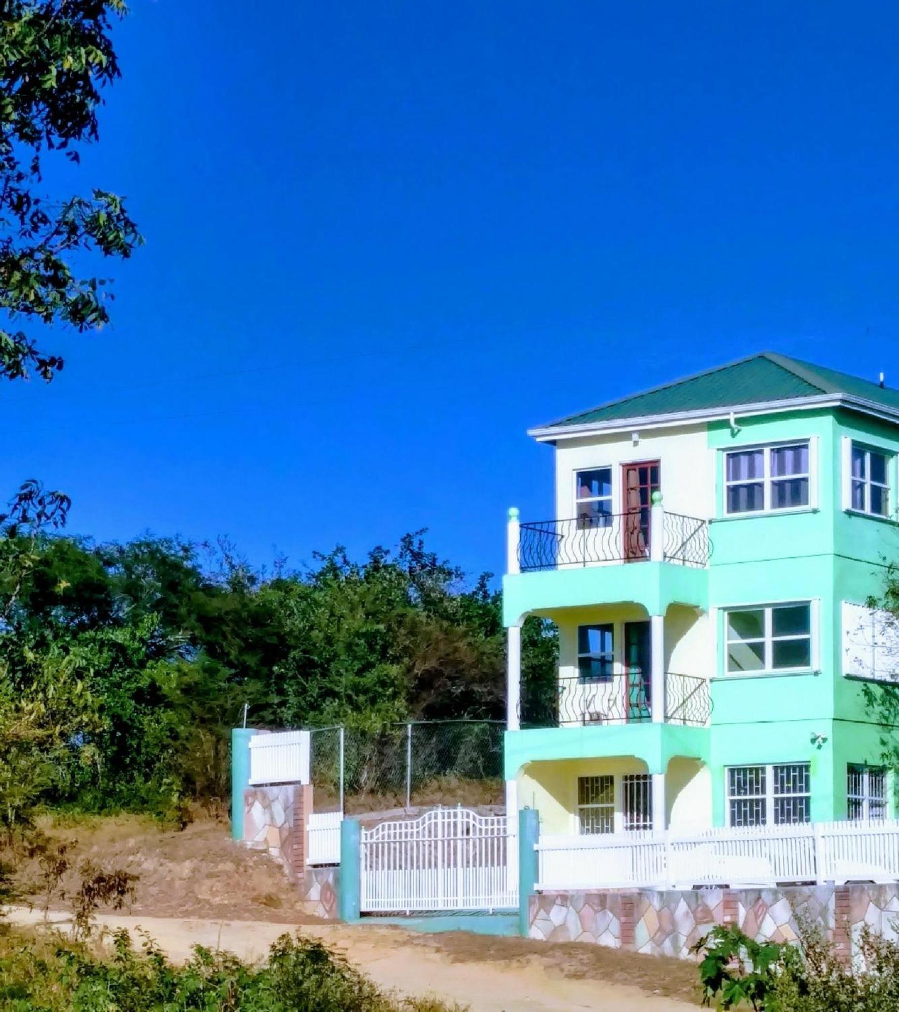 Zeus Estate Guesthouse St. John's Dış mekan fotoğraf